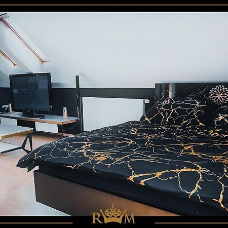 Rm Luxury Apartment In Prague • 6 People • Free Parking • Pets エクステリア 写真