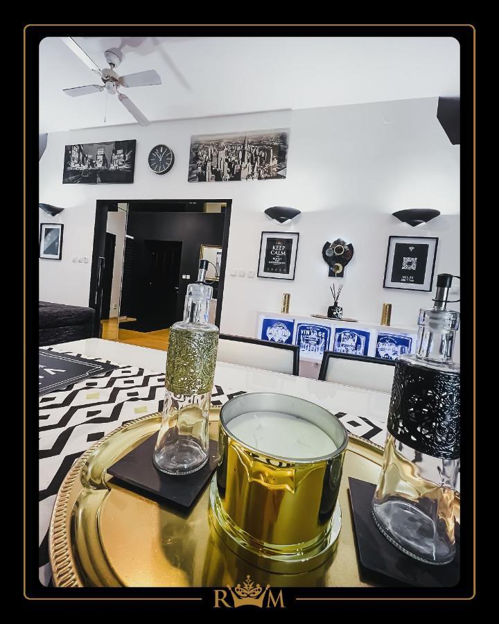 Rm Luxury Apartment In Prague • 6 People • Free Parking • Pets エクステリア 写真